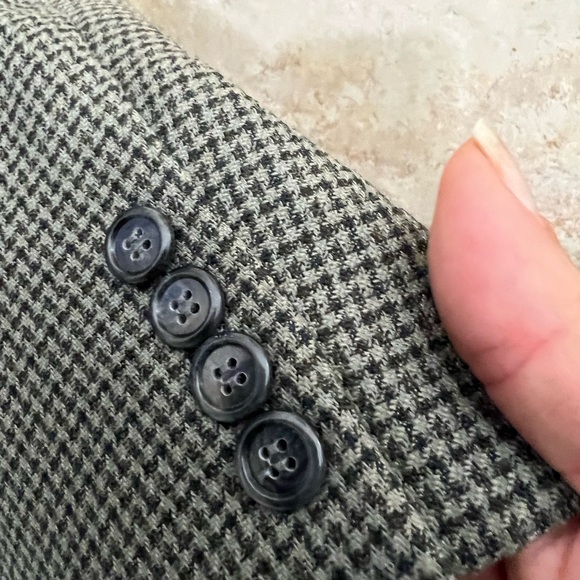 HAGGAR CLOTHING CO. MENS SPORTS BLAZER SIZE 44R WOOL & POLY BLEND. - Picture 10 of 10